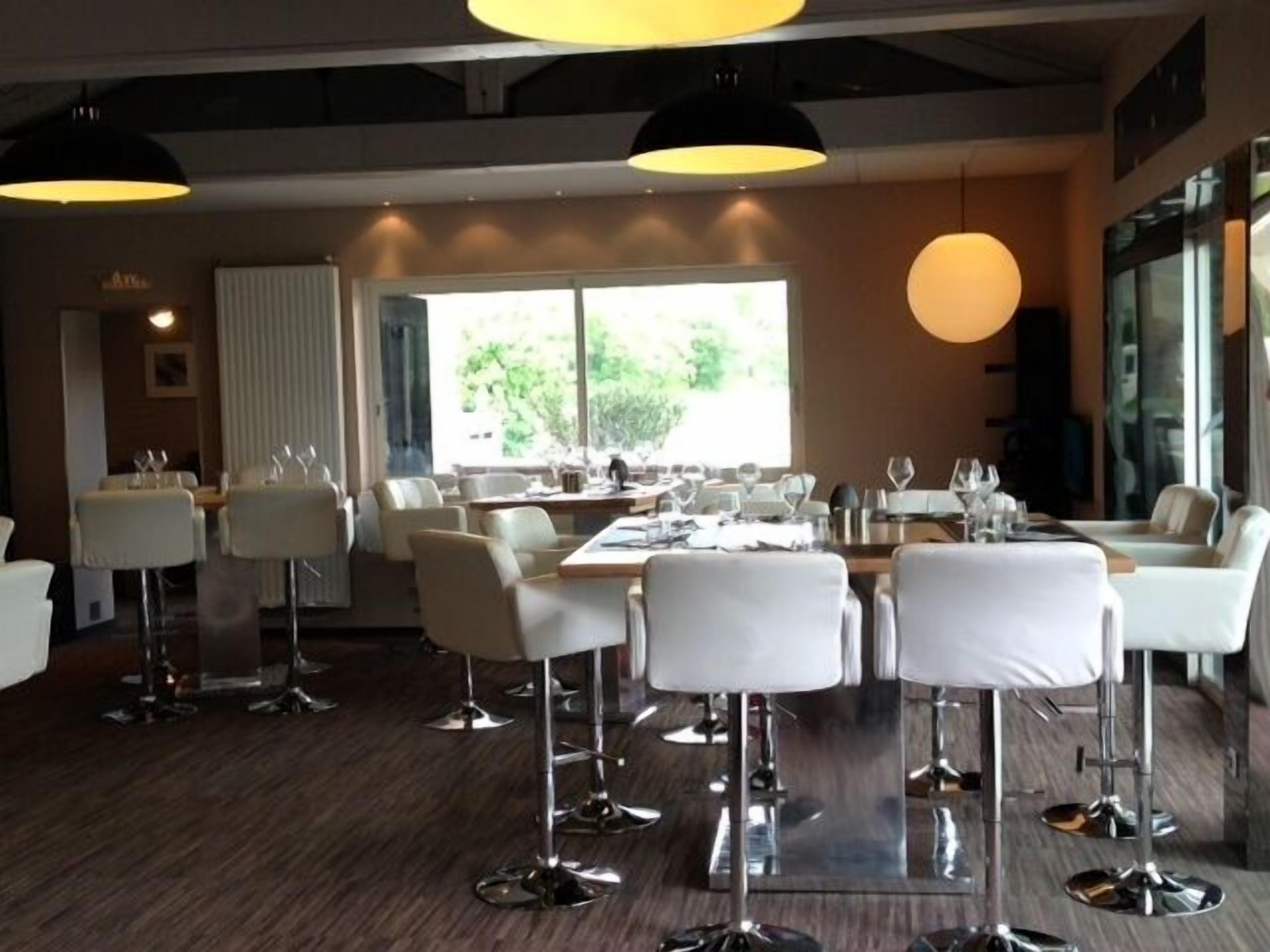 lunch and dinner served, french cuisine