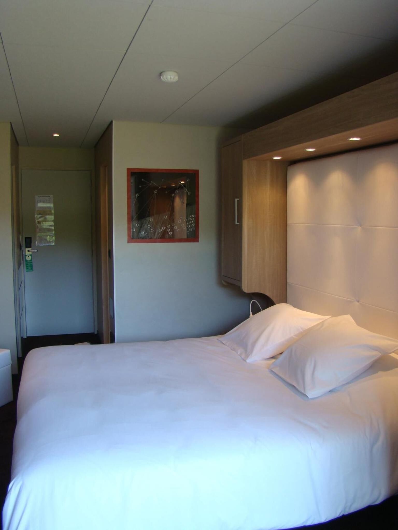 minibar, in-room safe, desk, free cots/infant beds