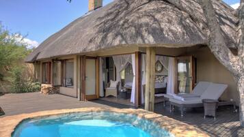 1 bedroom, premium bedding, minibar, in-room safe