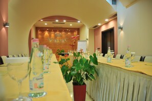 Business center - MonarC Hotel (Tirana)