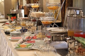 Buffet - MonarC Hotel (Tirana)