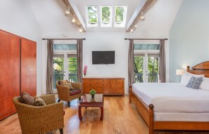 Suite | Caja de seguridad en la habitación y decoración personalizada