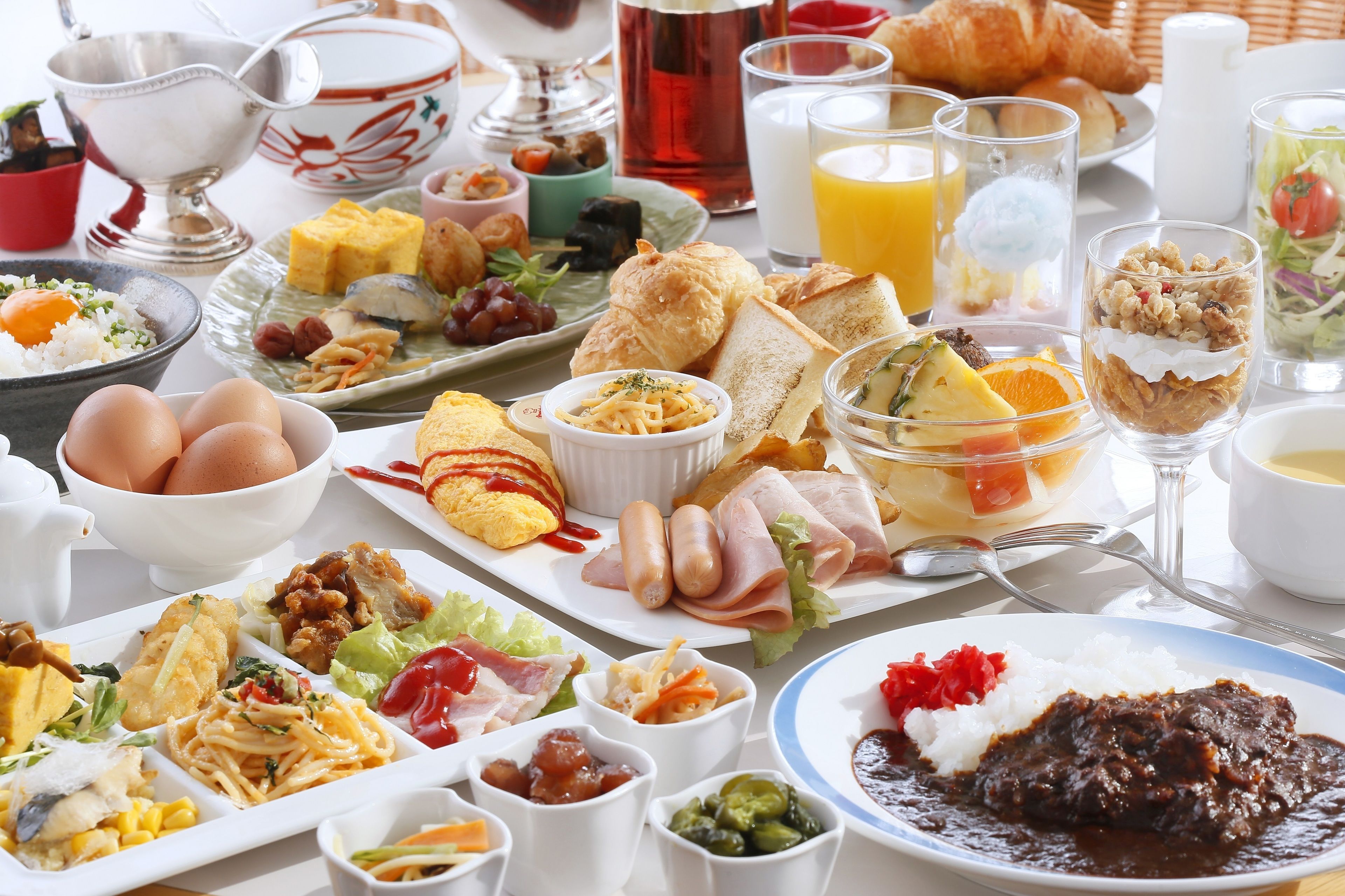 Tägliches Frühstücksbuffet (2200 JPY pro Person)