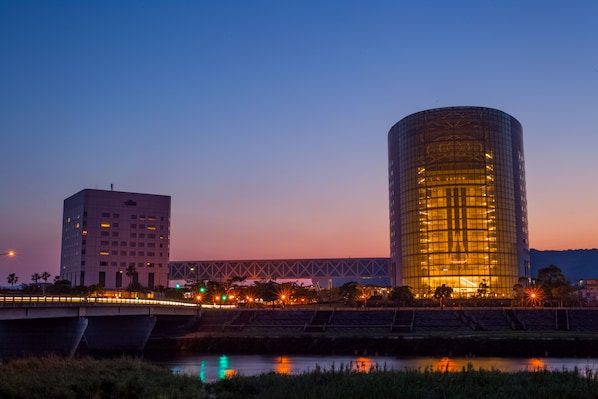 Fachada del alojamiento - Noche