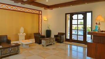 Couples treatment room(s), steam room, aromatherapy