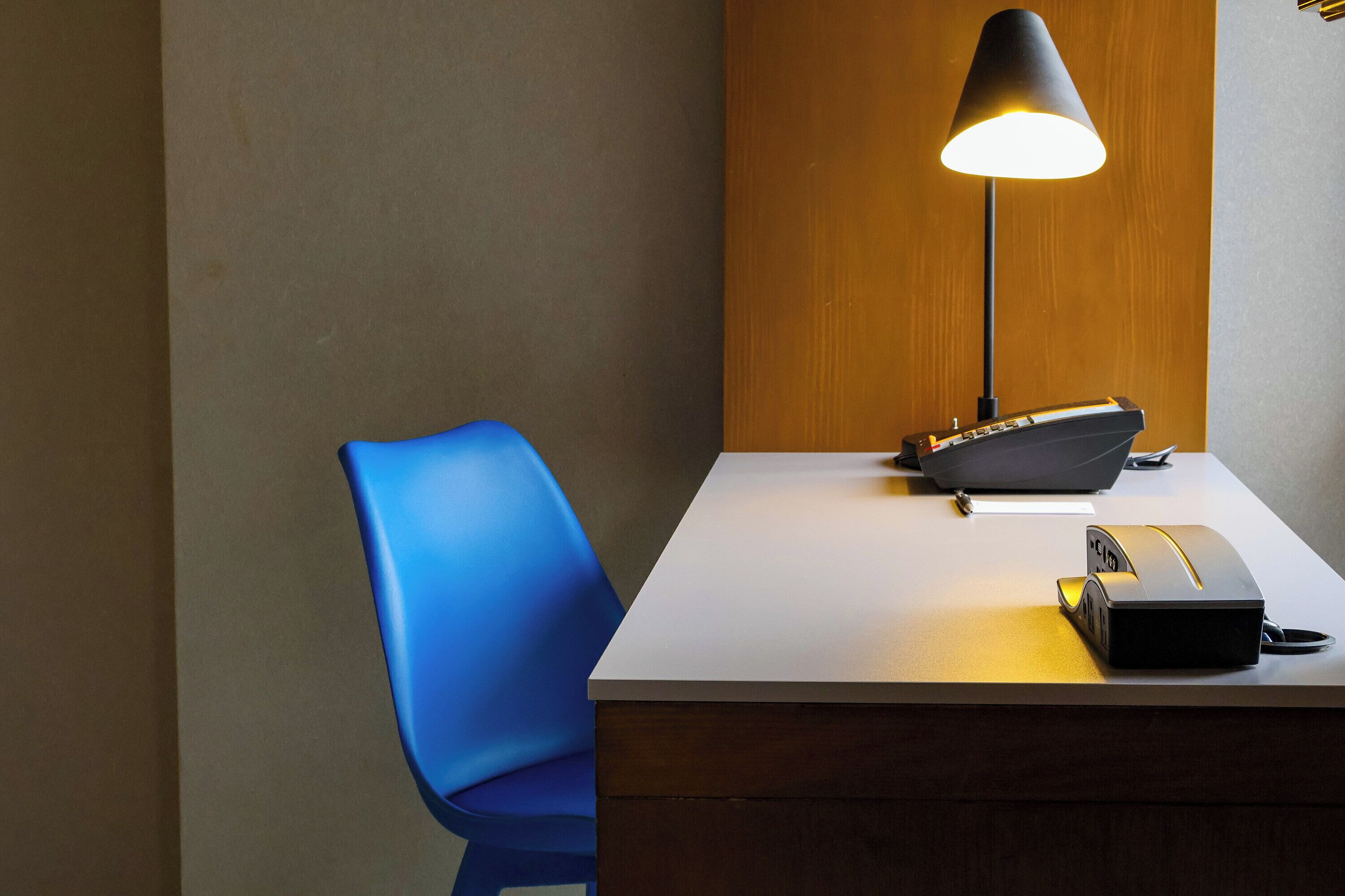 aloft, room, 1 king bed, city view | premium bedding, in-room safe, desk, blackout curtains