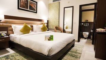 Minibar, in-room safe, desk, laptop workspace