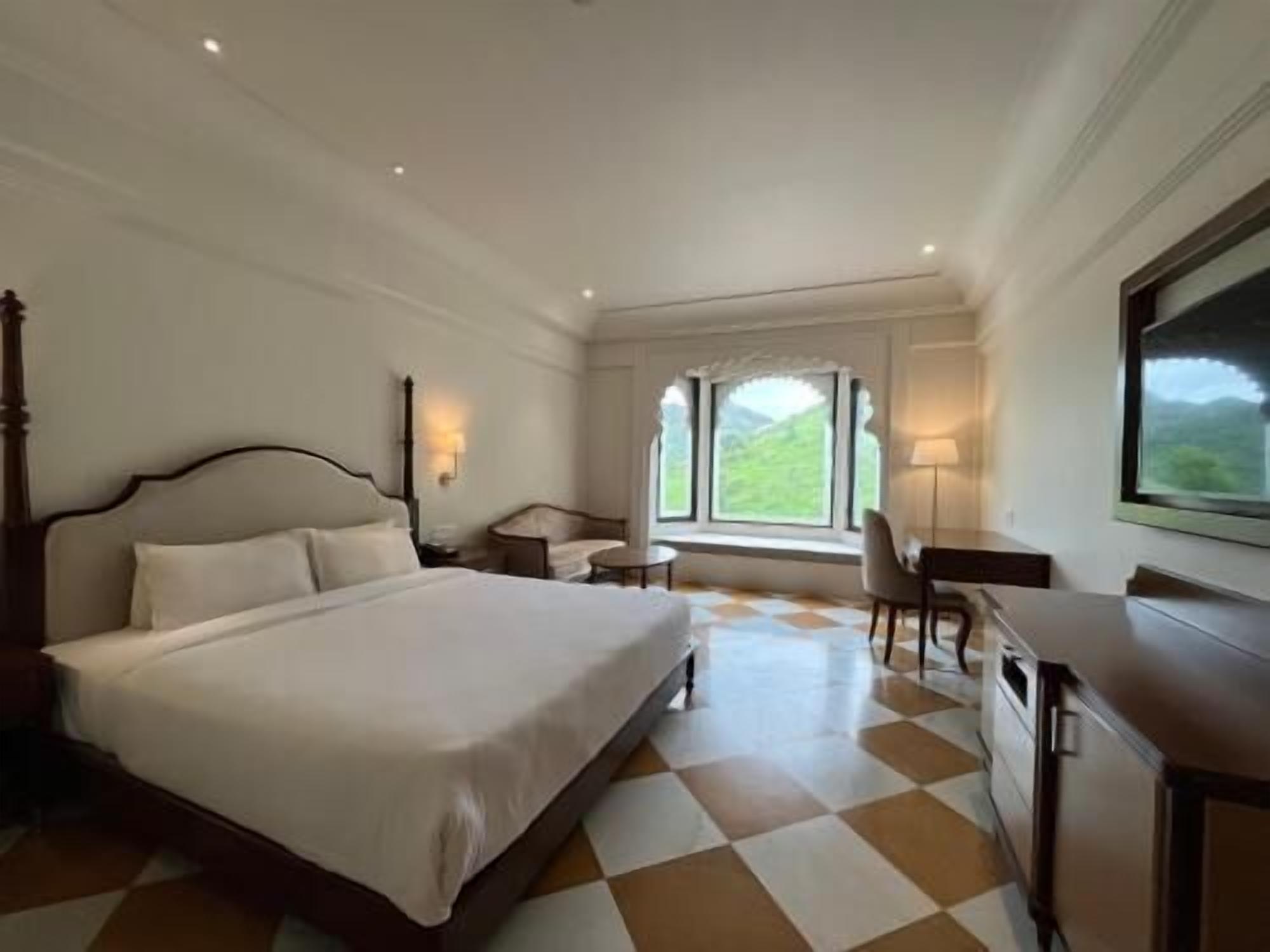 Premium bedding, minibar, in-room safe, individually furnished