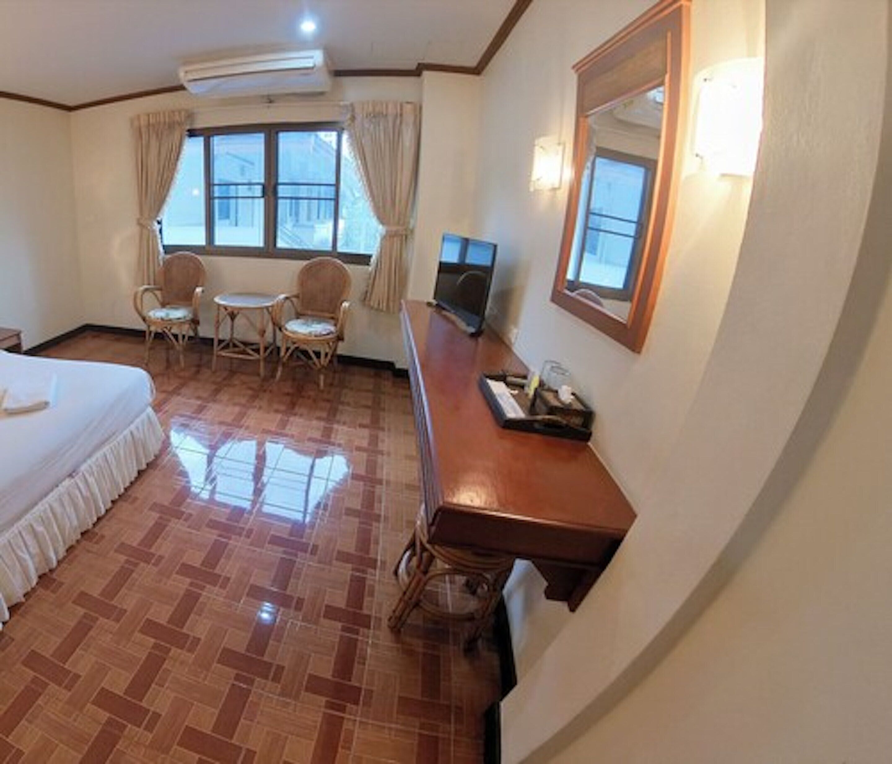 Photo - RoongRuang Hotel