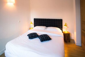 Desk, free WiFi, bed sheets - Chalet Hôtel Régina (Les Gets)