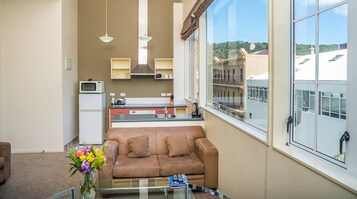 Appartamento, 2 camere da letto, balcone | Cucina privata | Frigorifero con congelatore, microonde, forno, piano cottura