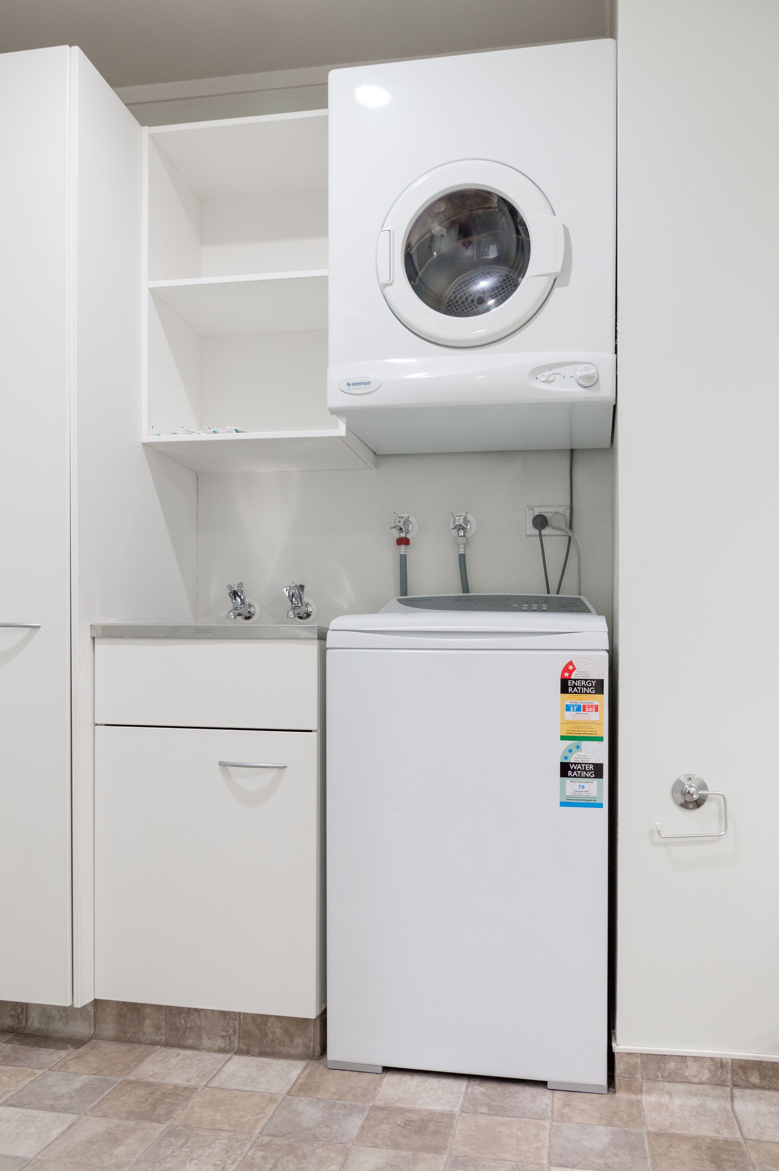 apartment, 3 bedrooms | bathroom | shower, eco-friendly toiletries, hair dryer, towels