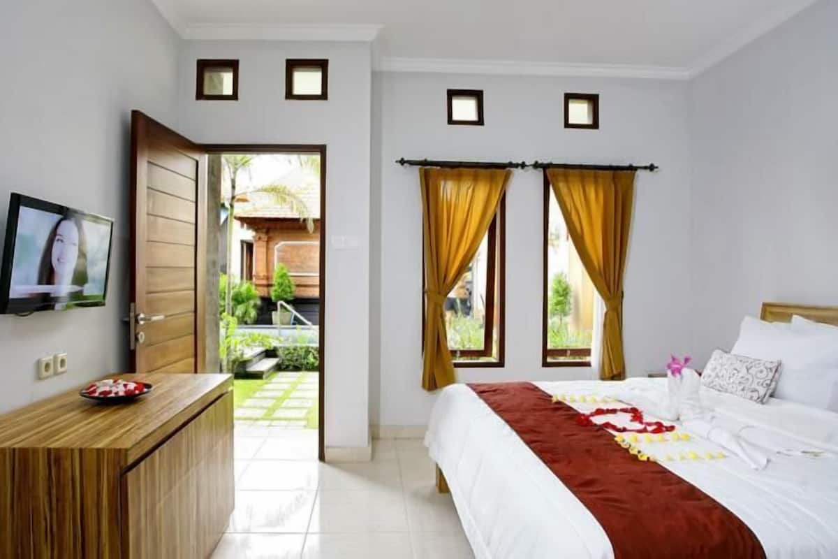 Standard Double or Twin Room | Desk, rollaway beds (surcharge), WiFi (free)