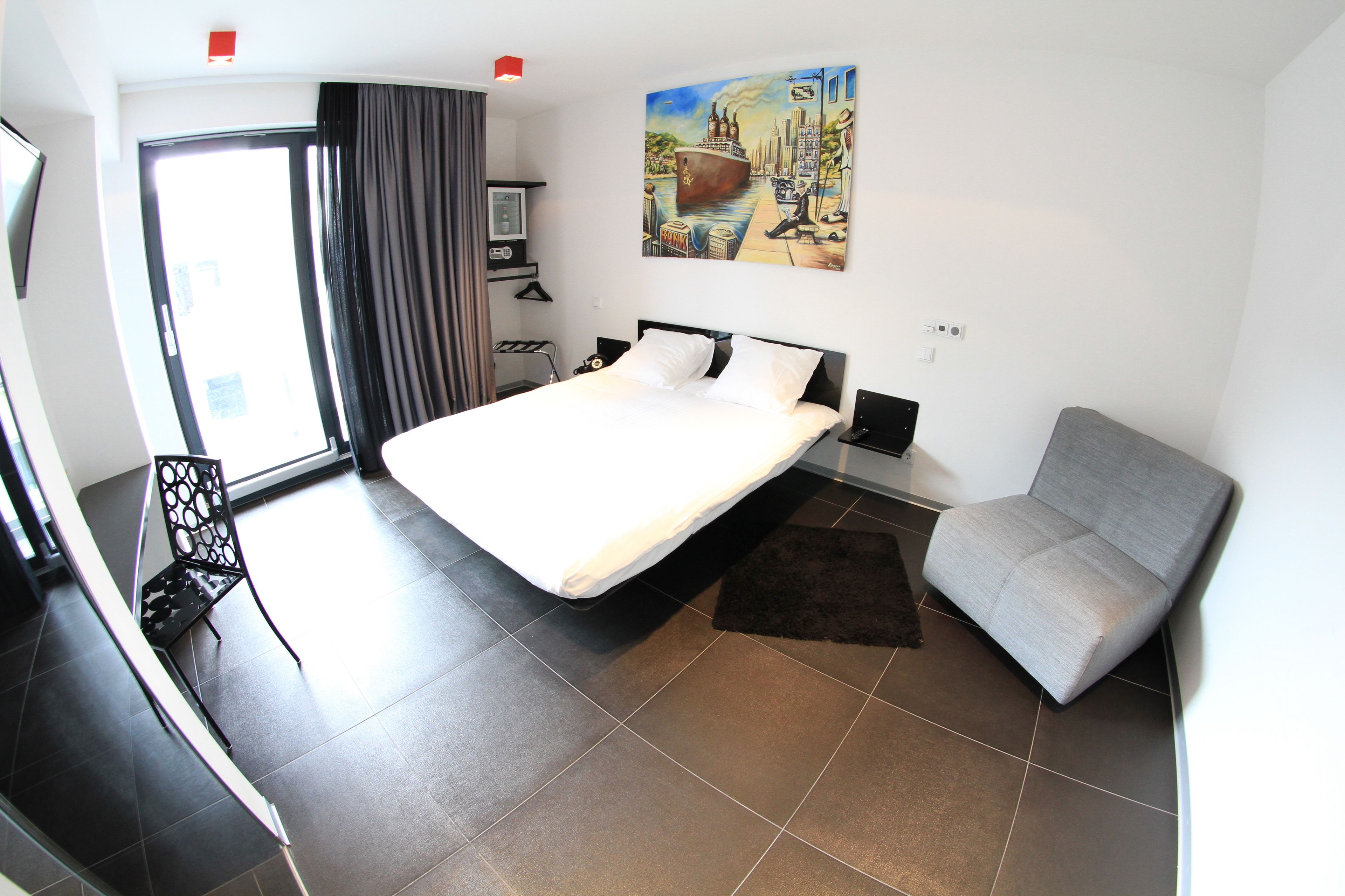 Superior Double Room | Minibar, in-room safe, desk, soundproofing