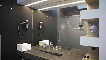 تجهيزات دش، دُش غزير، مستلزمات للعناية الشخصية صديقة للبيئة، مجففات شعر