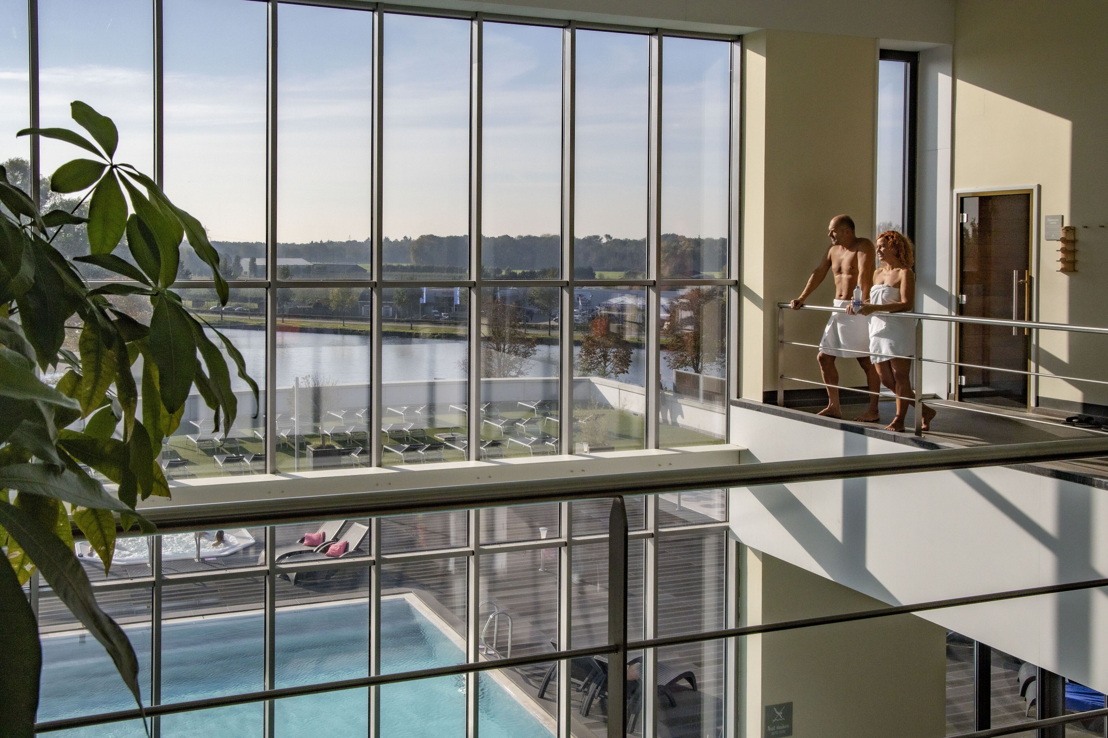 Couples treatment room(s), sauna, hot tub, steam room