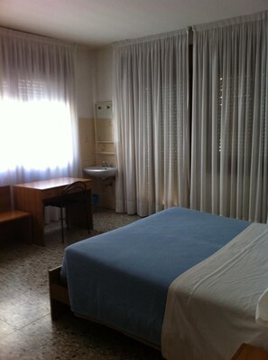 Desk, free cribs/infant beds, rollaway beds, free WiFi