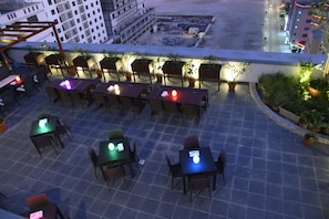 2 restaurants, breakfast, lunch, dinner served; Italian cuisine