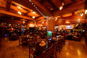 2 restaurants, breakfast, lunch, dinner served; Italian cuisine