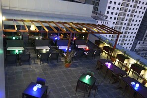 2 bars/lounges - The Olive Hotel (Manama)
