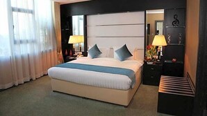 Down comforters, minibar, in-room safe, desk - The Olive Hotel (Manama)