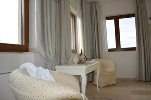 Comfort Double Room | Minibar, desk, soundproofing, free WiFi - Agriturismo I Pozzetti (Fasano)