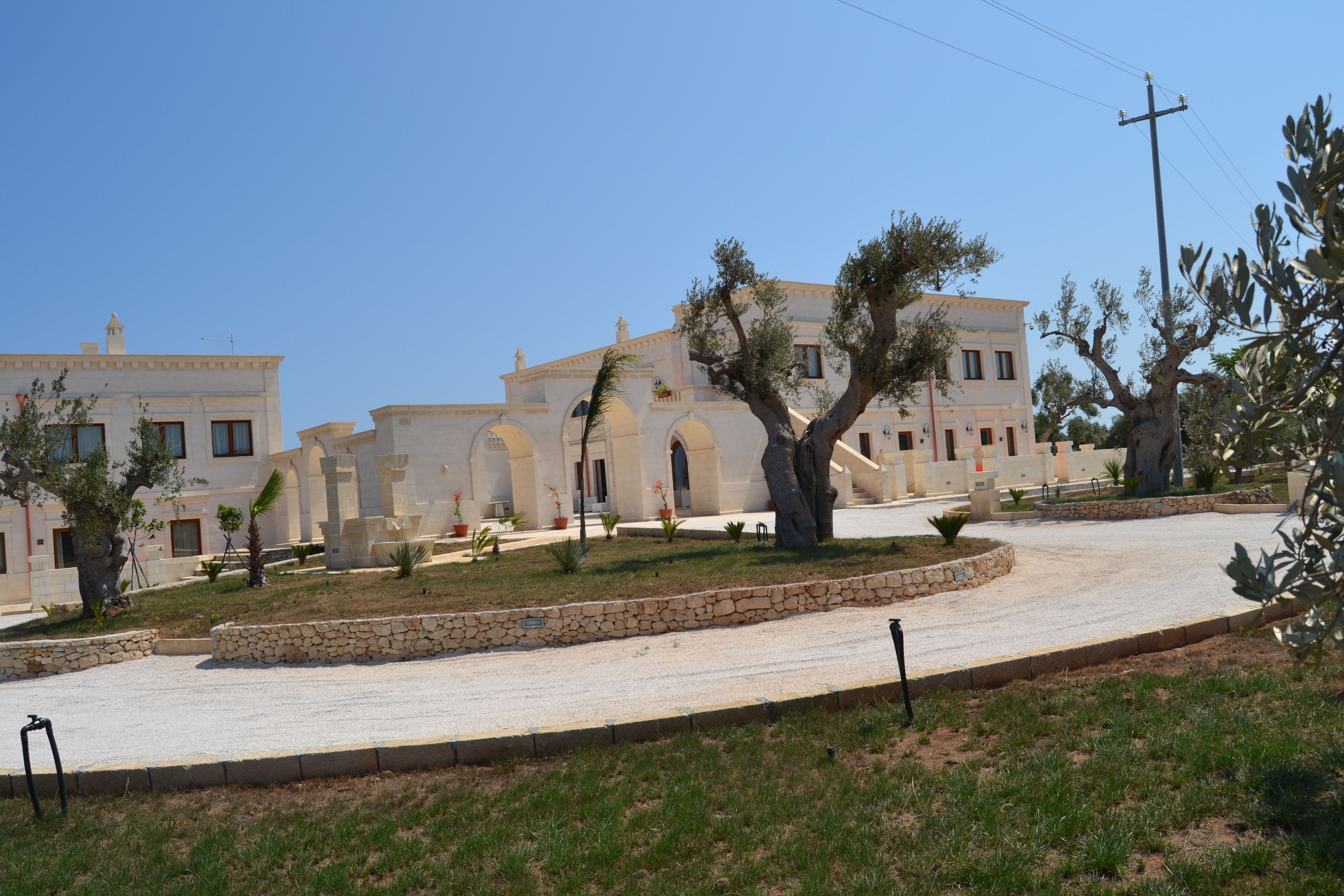 المنشأة من الخارج