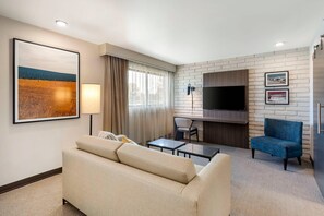 套房, 1 張特大雙人床, 非吸煙房 | 埃及棉床單、高級寢具、Tempur-Pedic 床墊、客房內保險箱