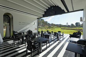 Garden views, serves brunch - HD Duecitânia Design Hotel (Penela)