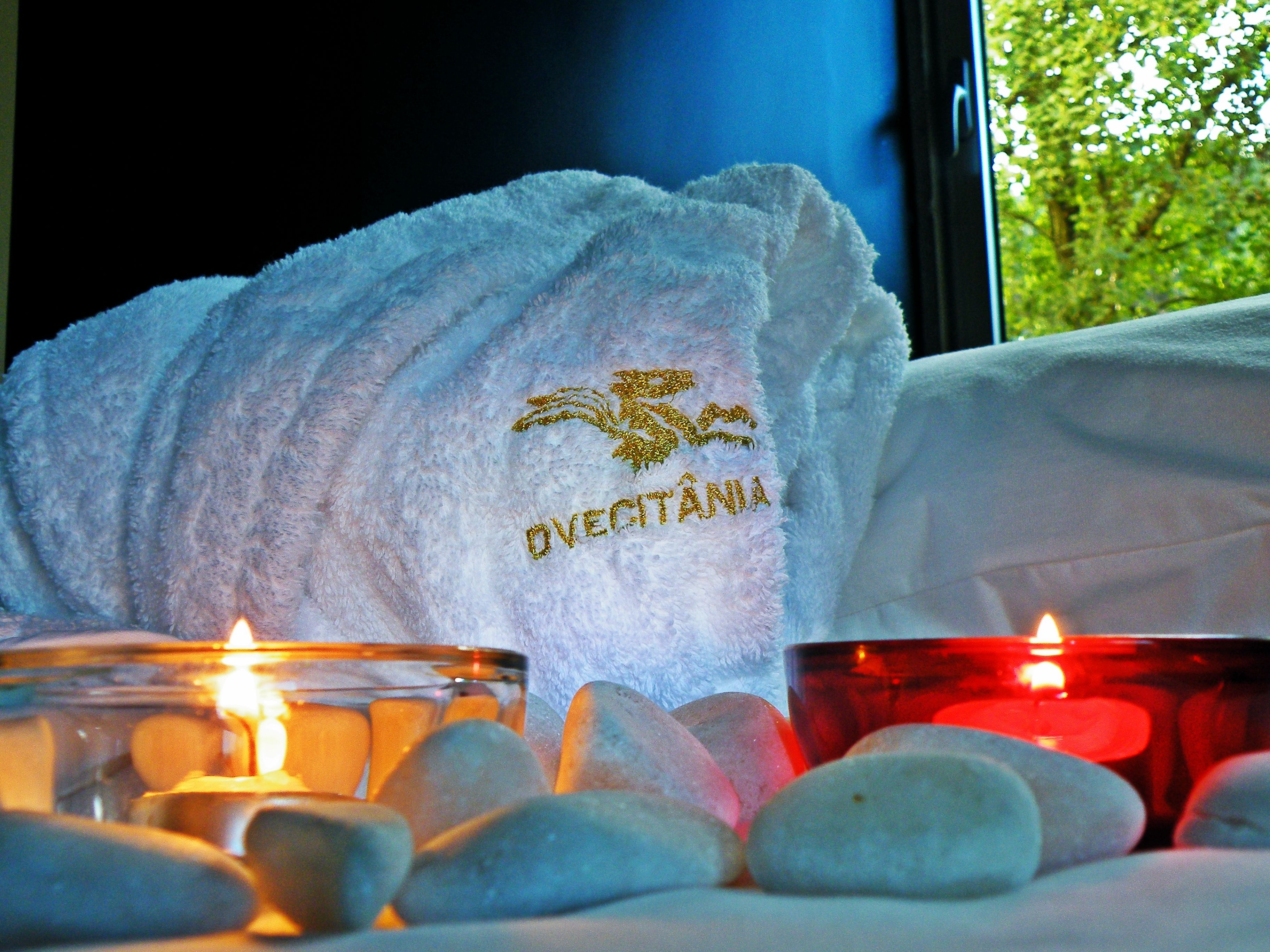 sauna, hot tub, steam room, turkish bath/hammam, body treatments