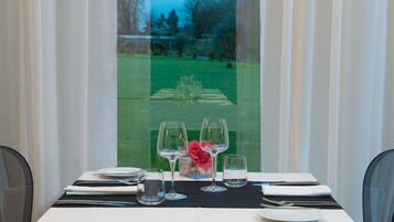 每日供應吃到飽早餐 (每人 EUR10.00)