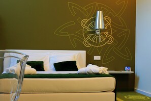 Minibar, in-room safe, blackout drapes, soundproofing - HD Duecitânia Design Hotel (Penela)