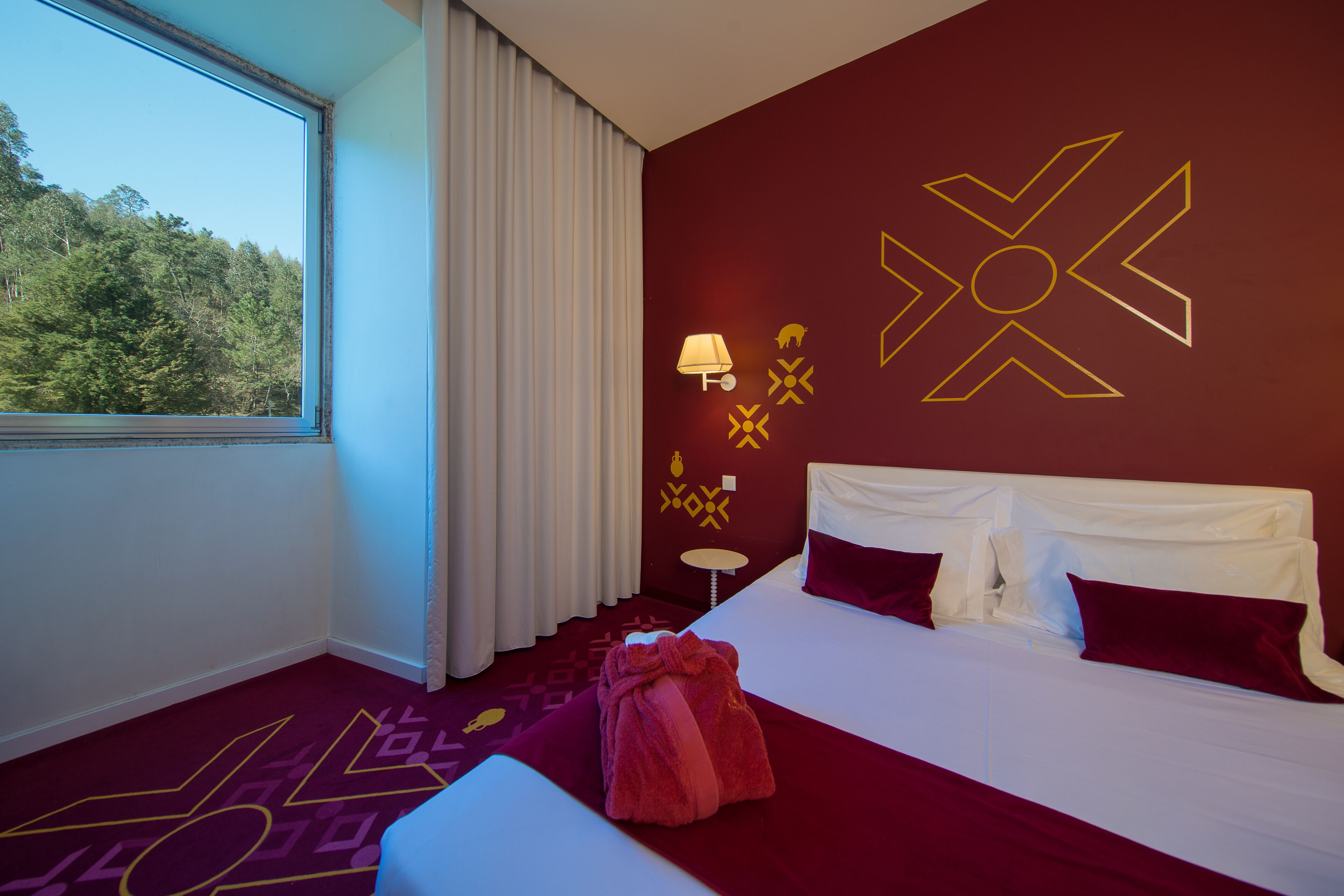 superior double or twin room | minibar, in-room safe, blackout curtains, soundproofing