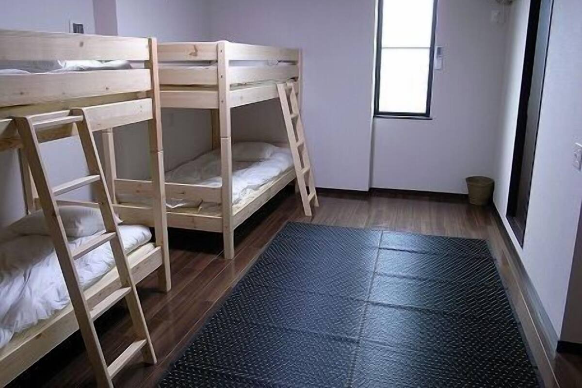 Quadruple Room, Non Smoking (Bunk Beds,Check-in by 9 p.m.) | Wi-Fi gratuit