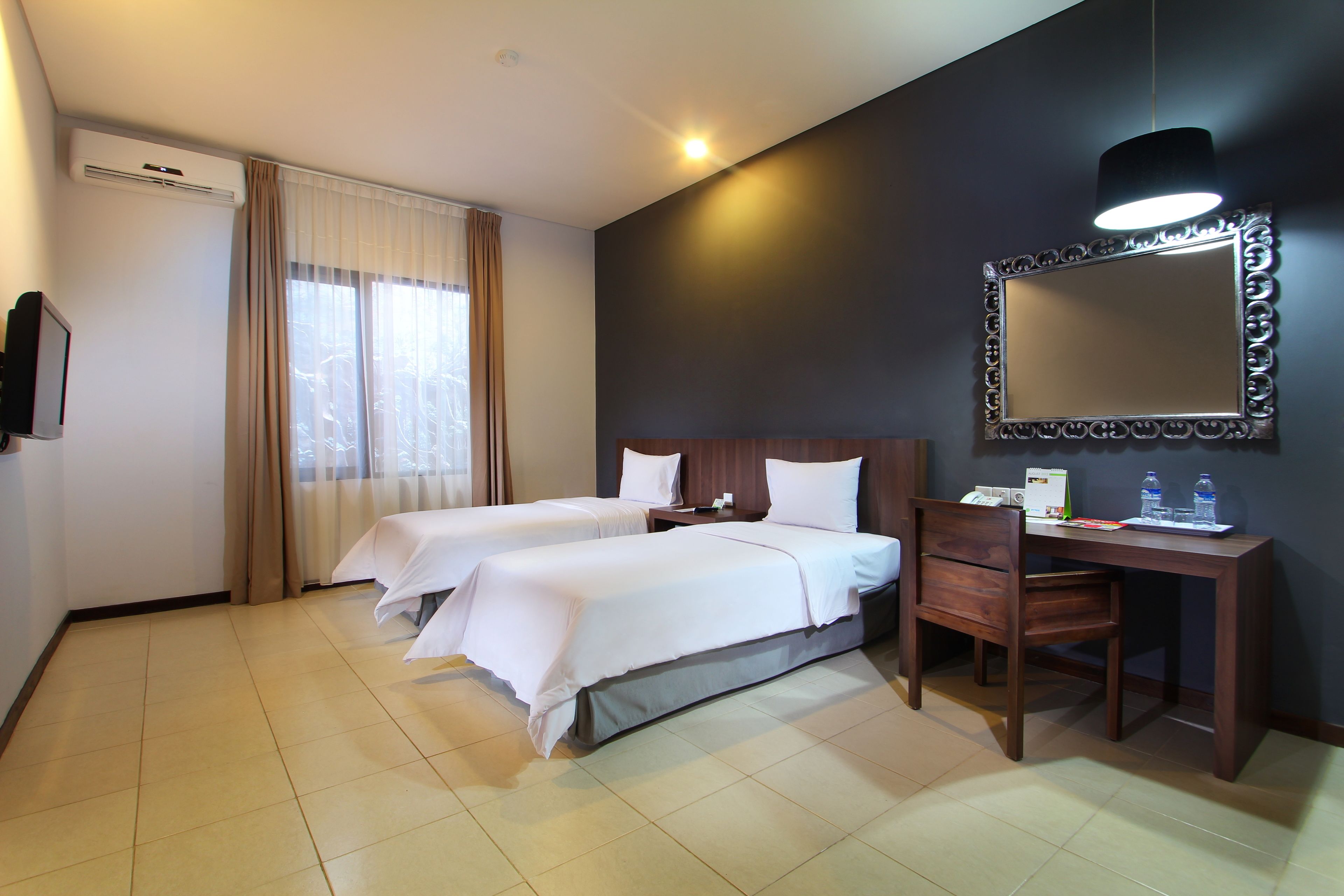 deluxe room | in-room safe, desk, laptop workspace, free wifi