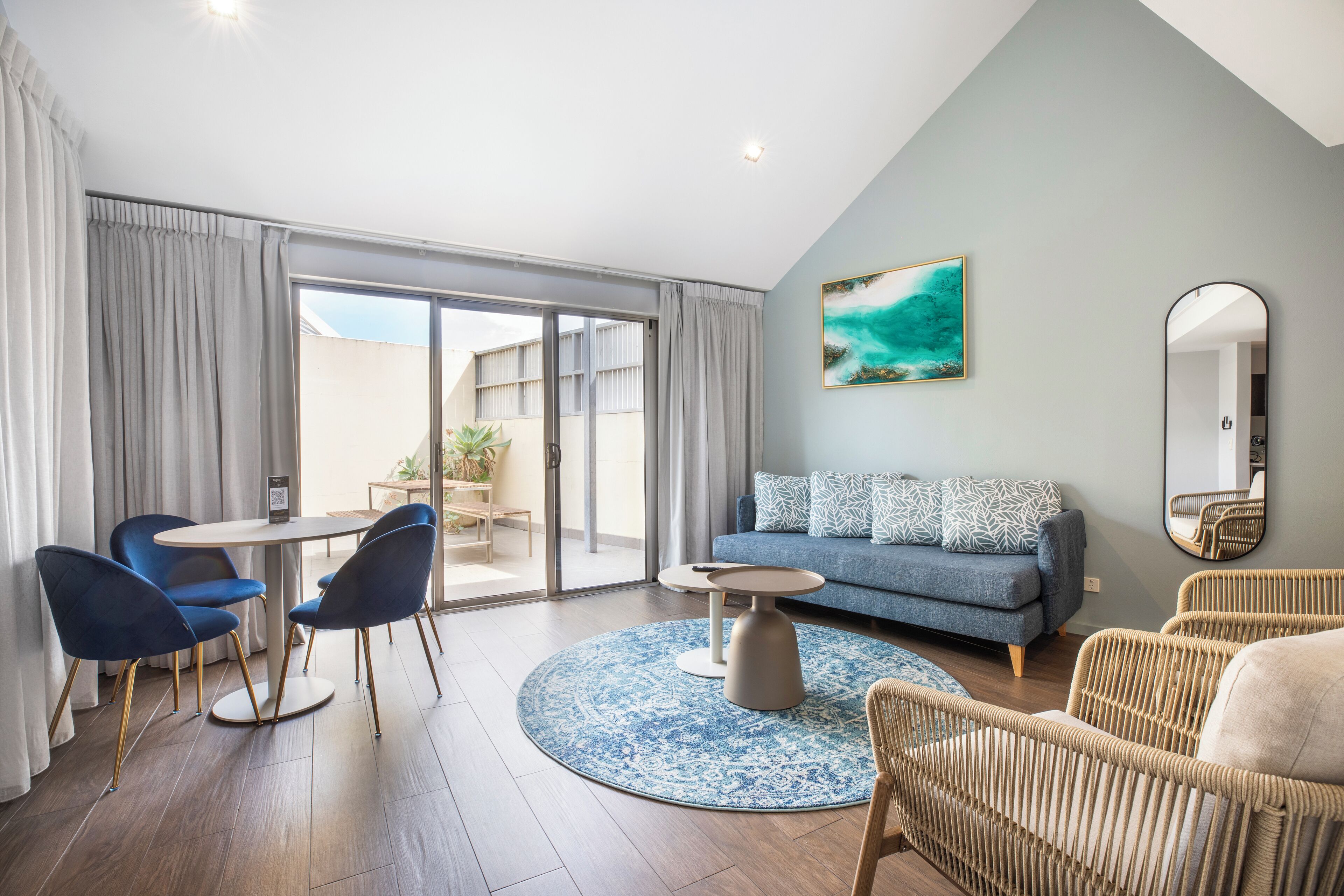Poolside Mezzanine | Living area