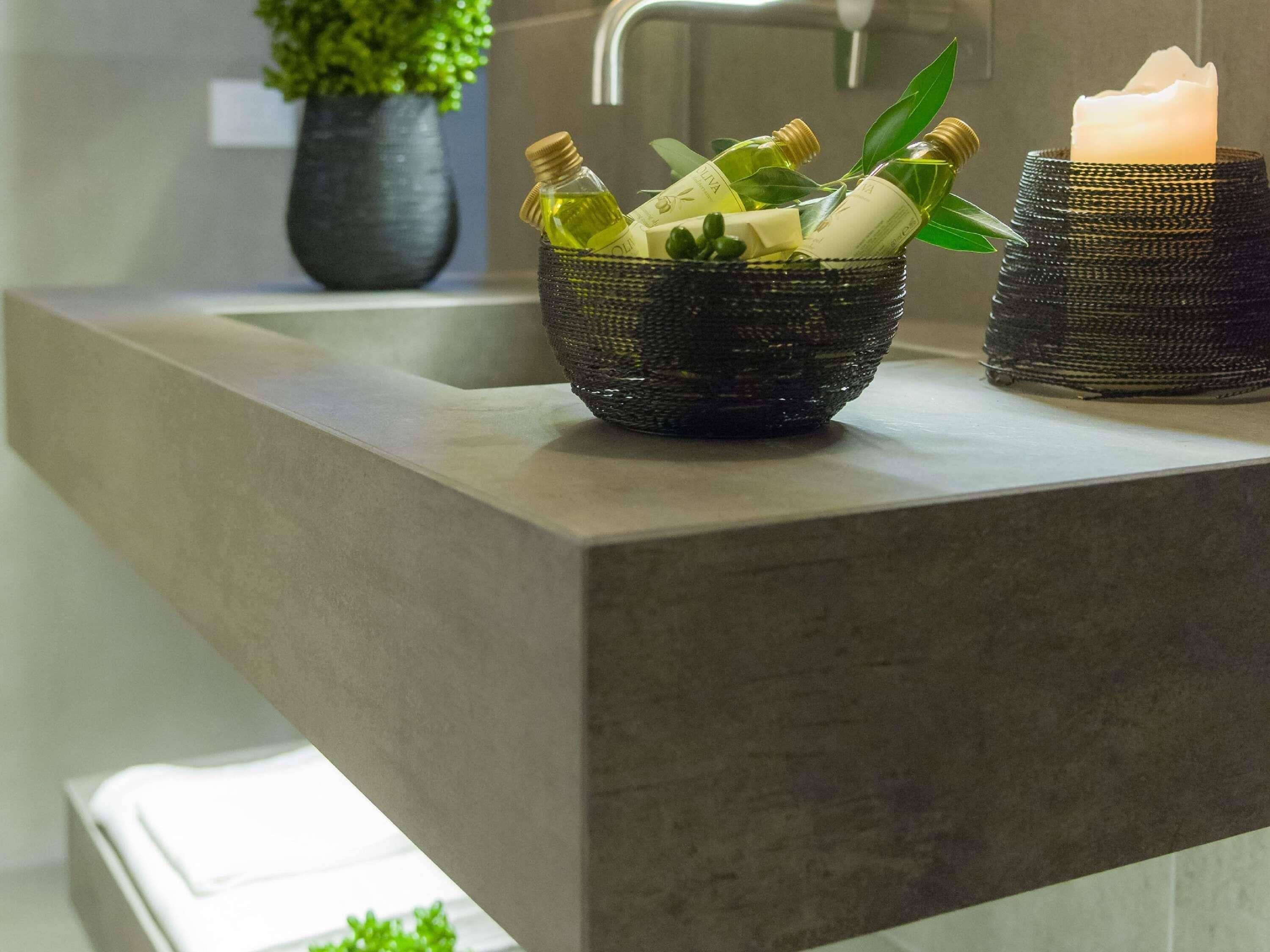 Chambre Deluxe, 1 très grand lit, patio | Minibar, coffres-forts dans les chambres, bureau, chambres insonorisées