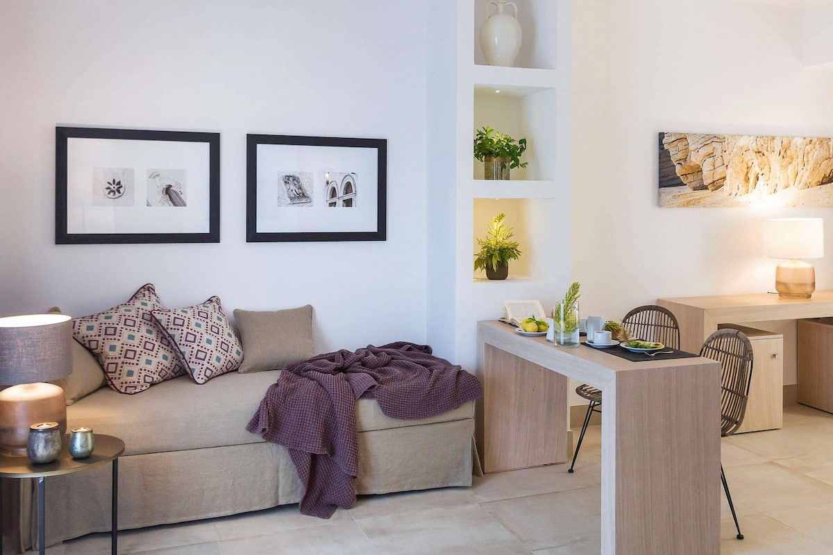 Familien-Suite, 1 King-Bett, Gartenblick | Minibar, Zimmersafe, Schreibtisch, schallisolierte Zimmer