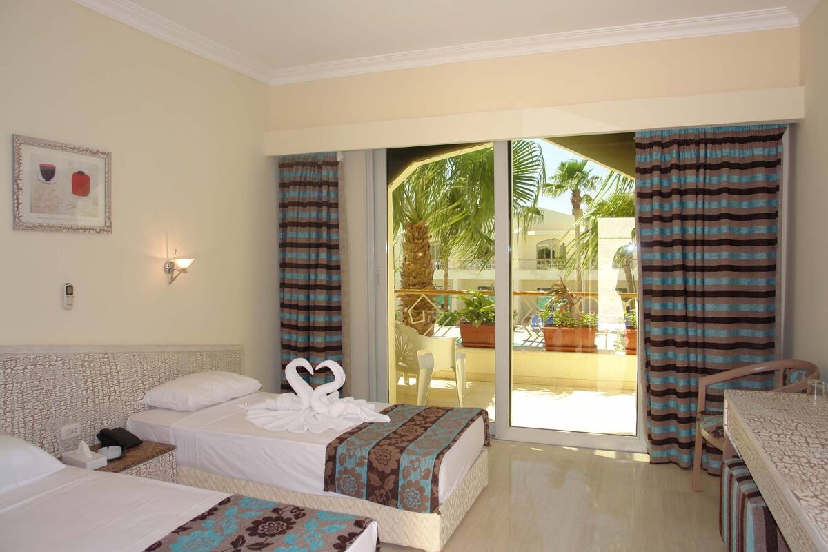 Standard Room, 1 Bedroom | Egyptian cotton sheets, pillowtop beds, minibar, in-room safe