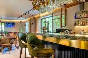 Petit déjeuner servi sur place