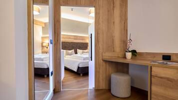 Deluxe-Suite | Zimmersafe, Schreibtisch, laptopgeeigneter Arbeitsplatz