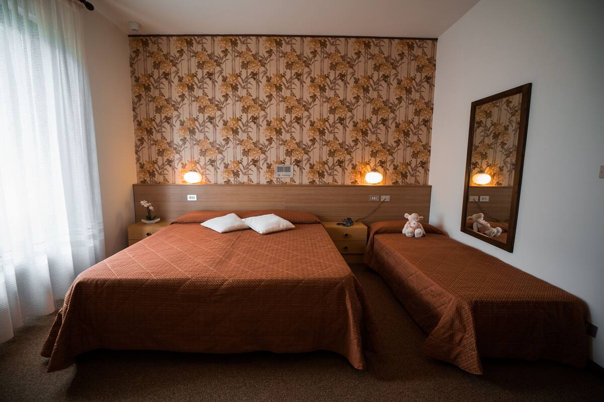 In-room safe, desk, laptop workspace, blackout drapes