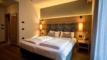 Doppia Deluxe | 1 camera, una cassaforte in camera, una scrivania, postazione laptop