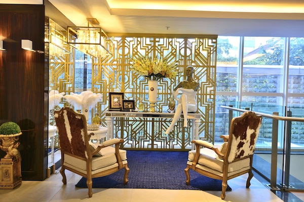 Área de estar no saguão