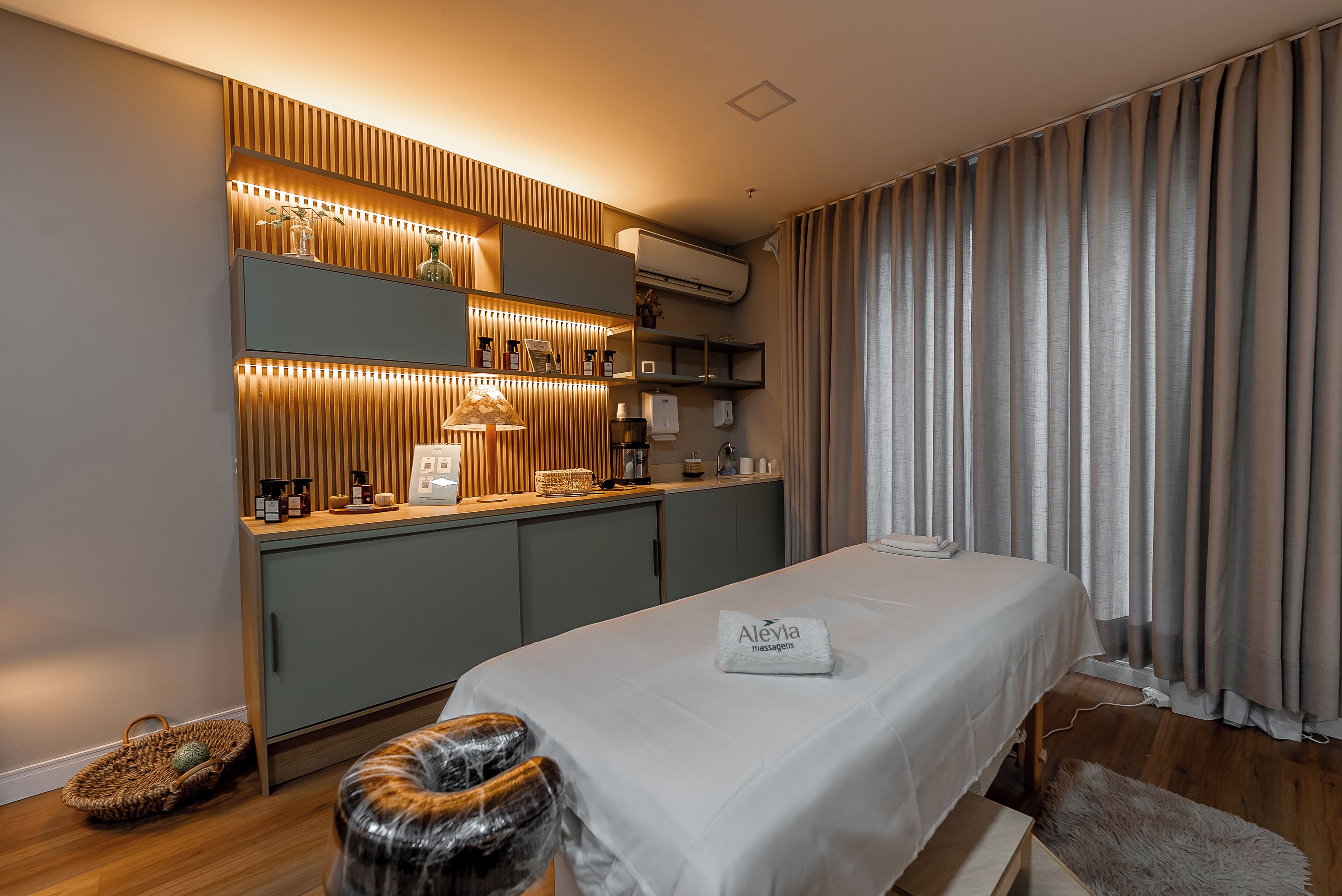 deep-tissue massages, swedish massages, sports massages, massages