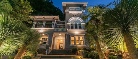 Fachada de la propiedad