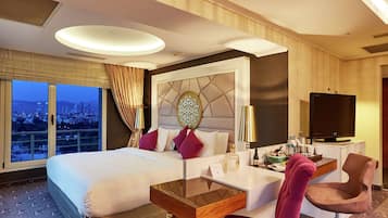 Premium bedding, minibar, in-room safe, soundproofing