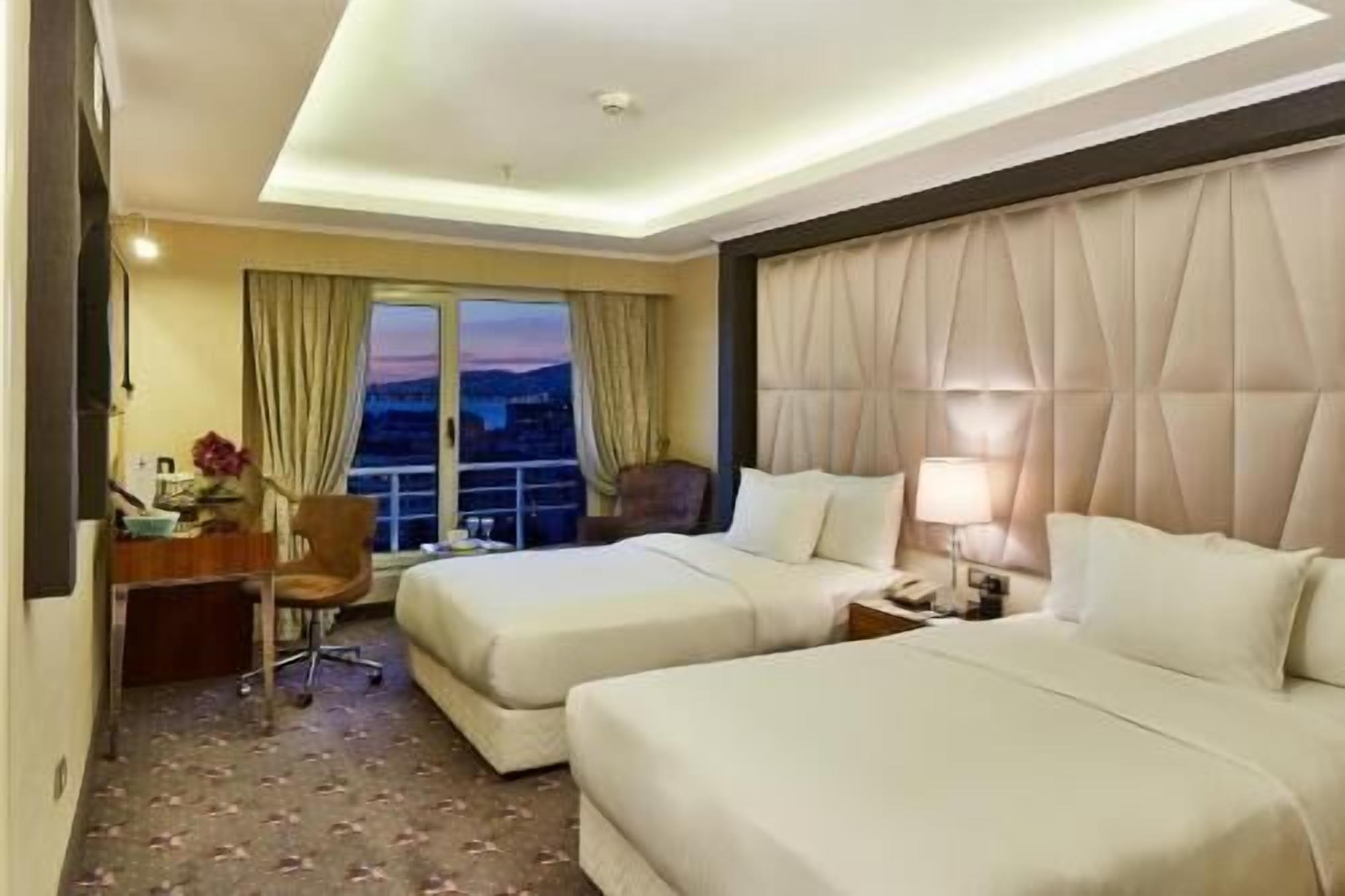 Ropa de cama de alta calidad y minibar 