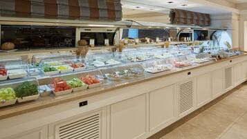 Daily buffet breakfast (TRY 800 per person)