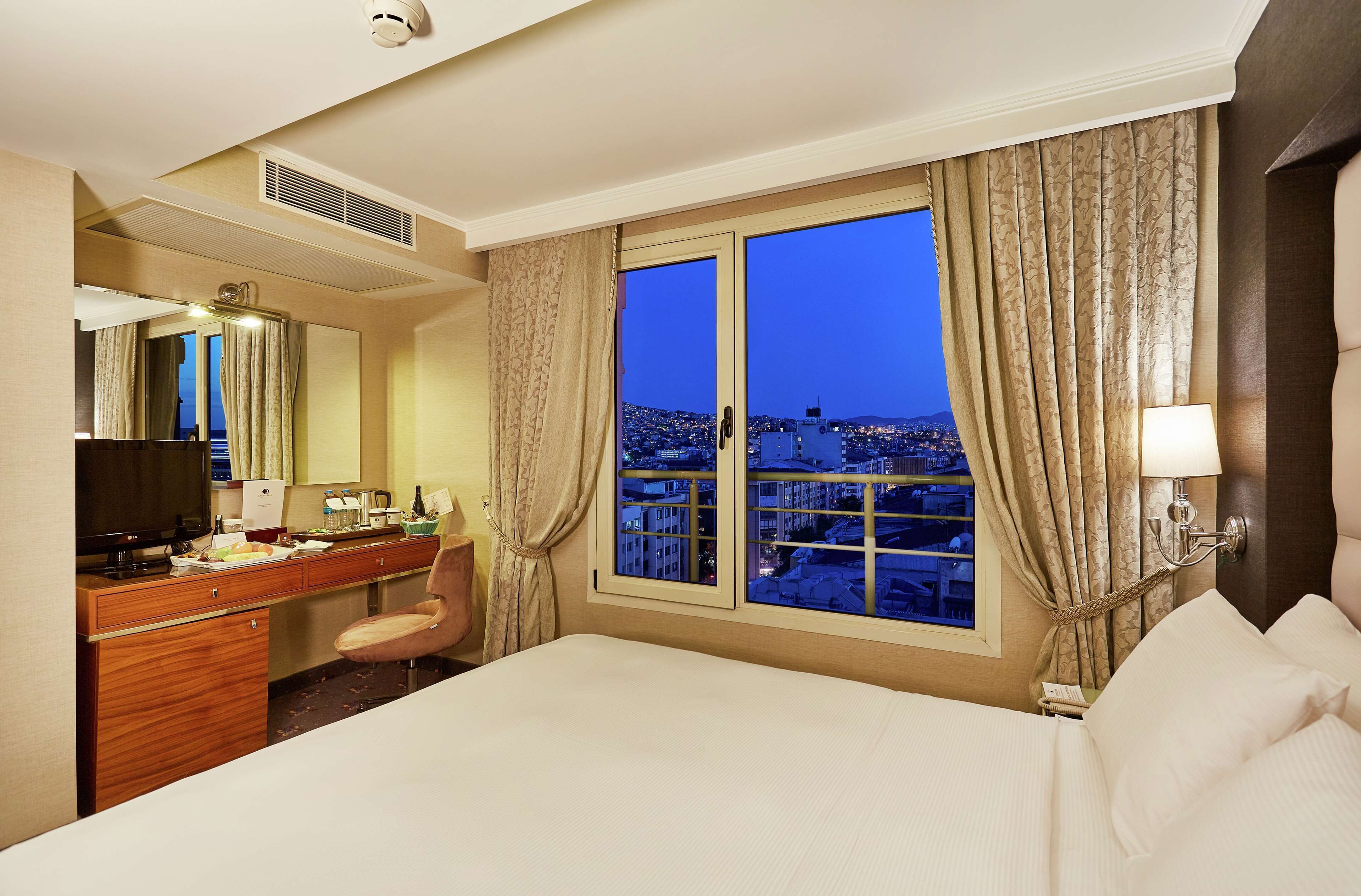 Photo - DoubleTree by Hilton Izmir - Alsancak